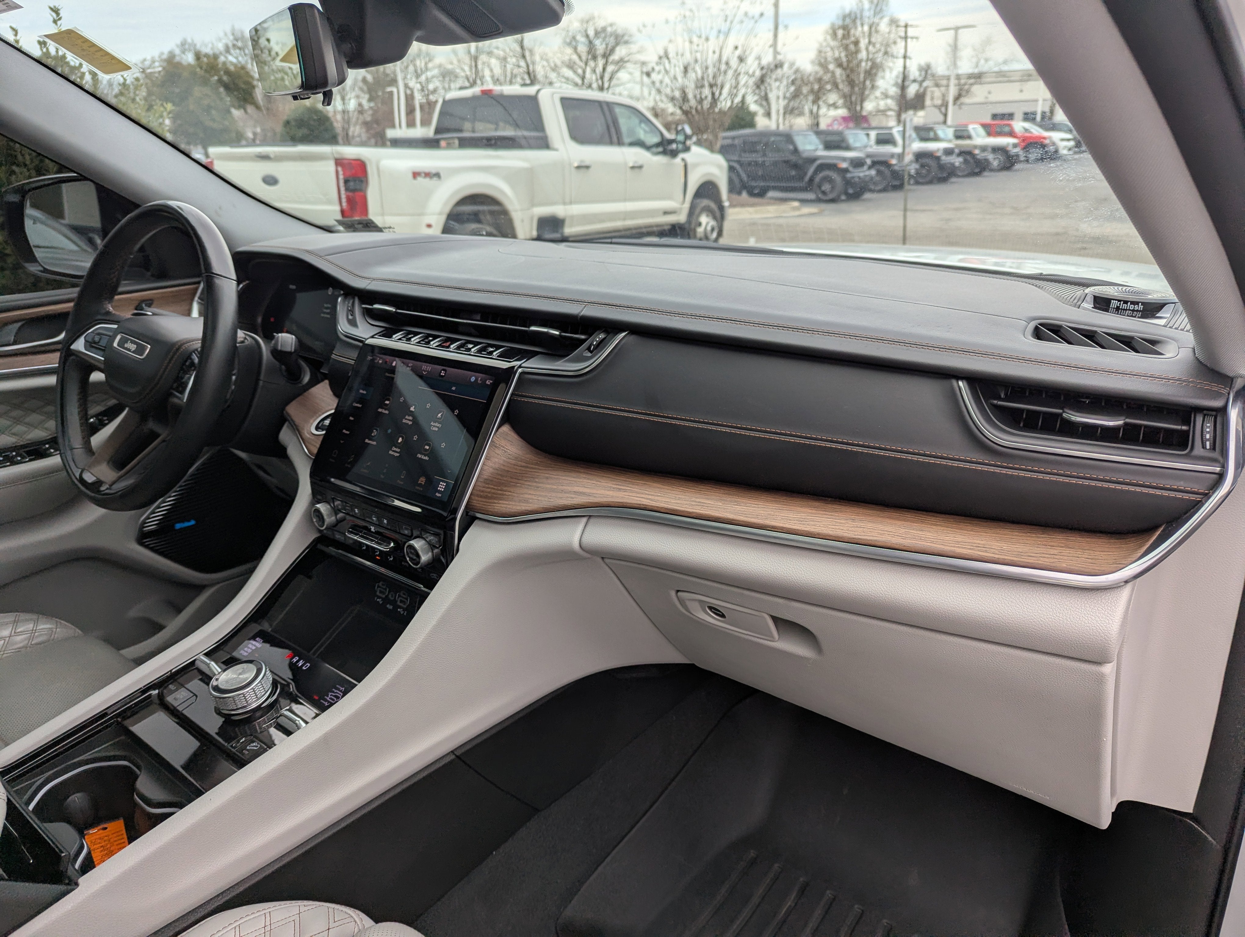 2022 Jeep Grand Cherokee Summit