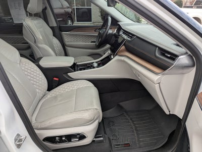 2022 Jeep Grand Cherokee Summit