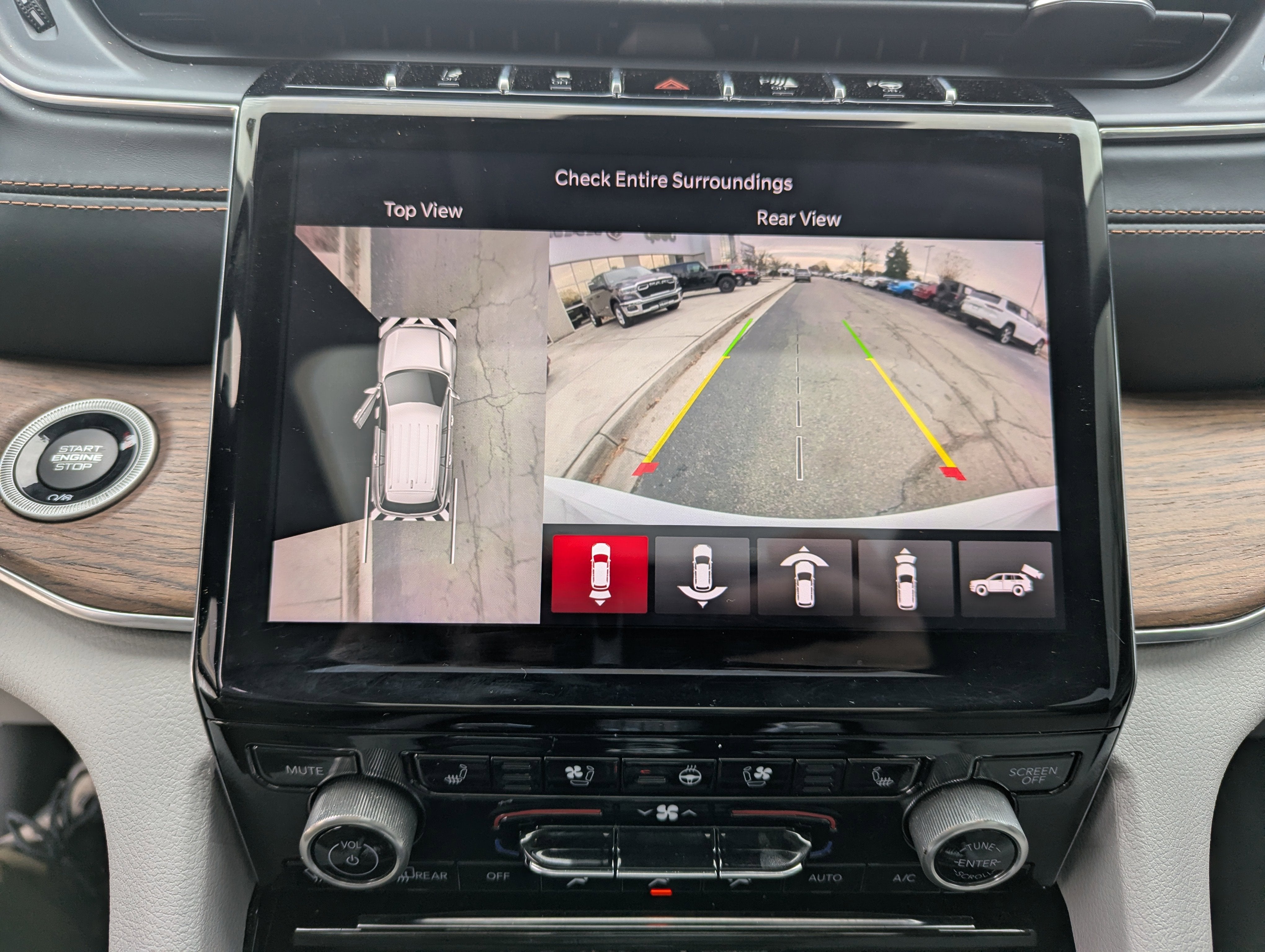 2022 Jeep Grand Cherokee Summit