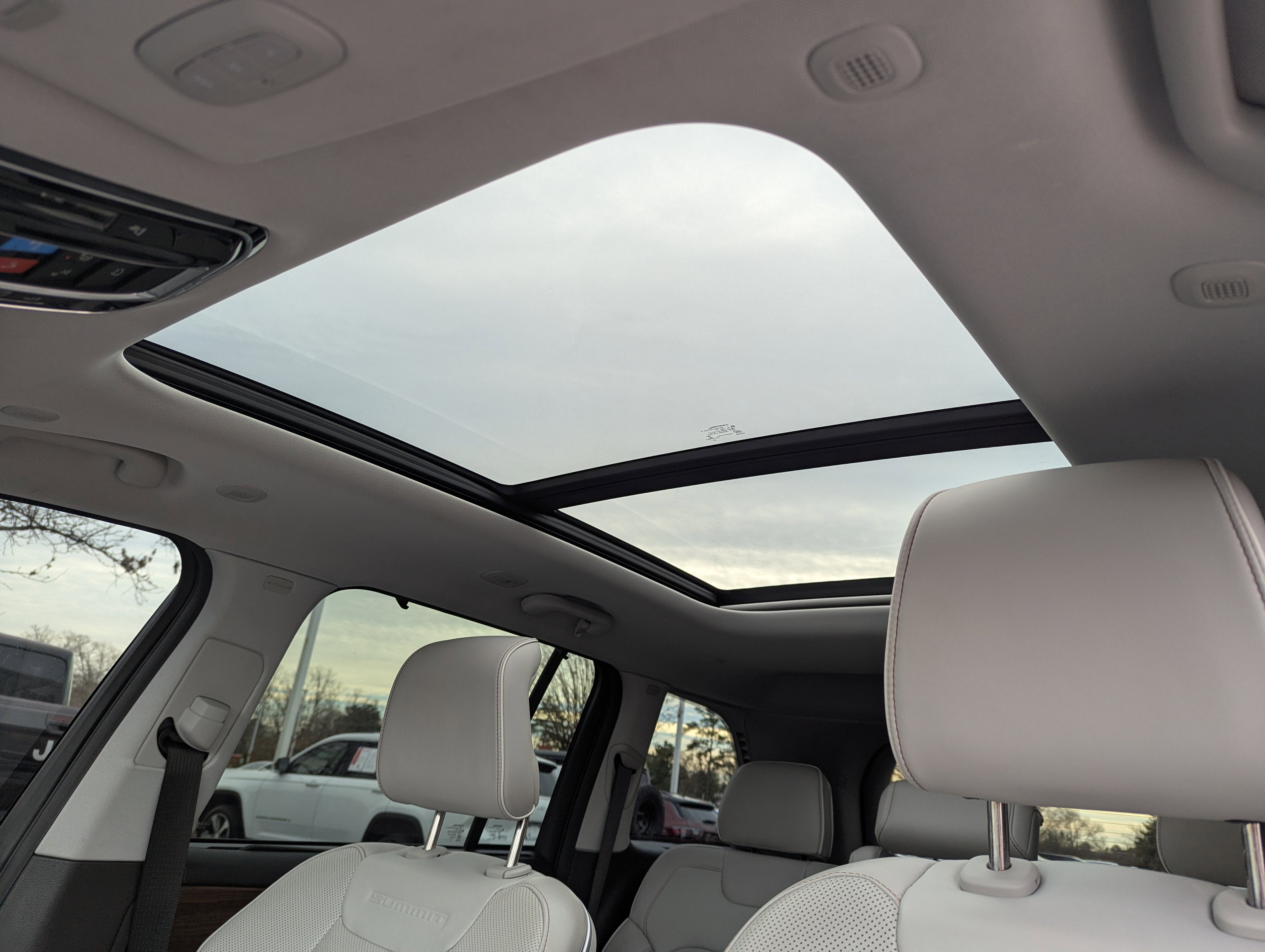 2022 Jeep Grand Cherokee Summit