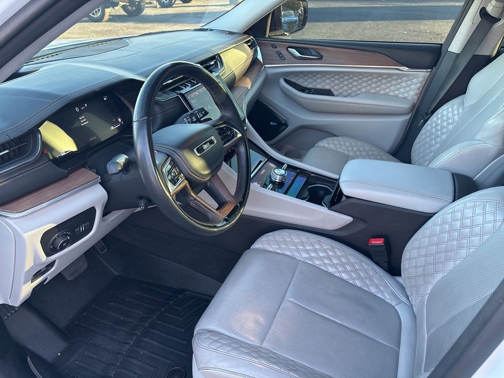 2022 Jeep Grand Cherokee Summit