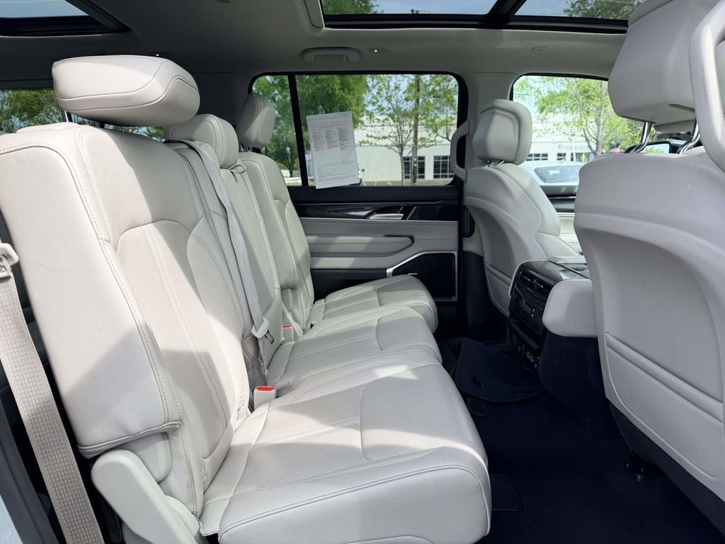 2024 Jeep Wagoneer L Base