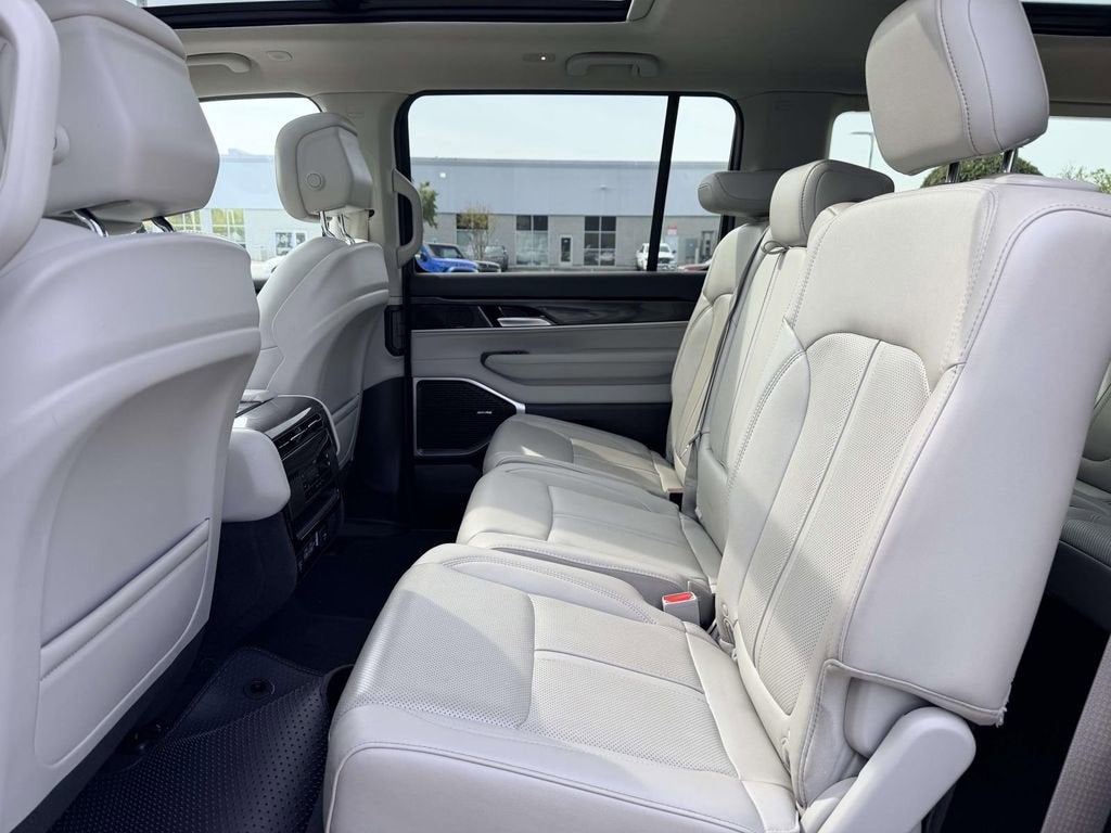 2024 Jeep Wagoneer L Base