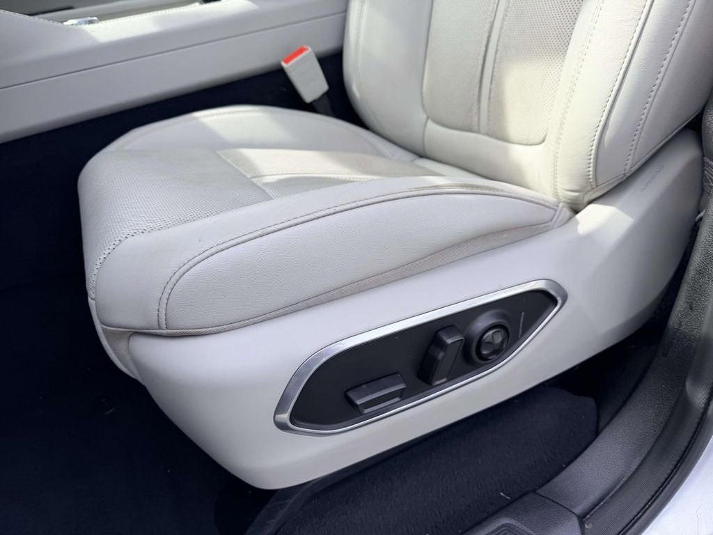 2024 Jeep Wagoneer L Base