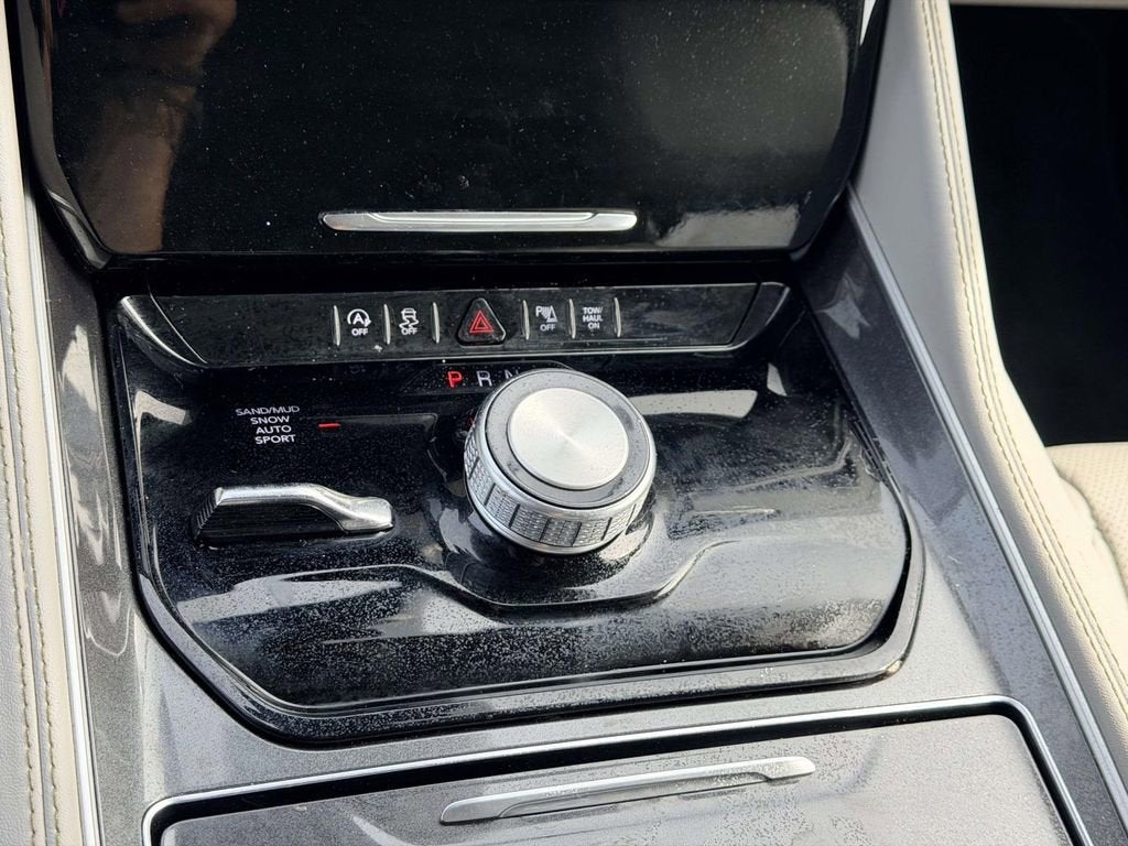 2024 Jeep Wagoneer L Base