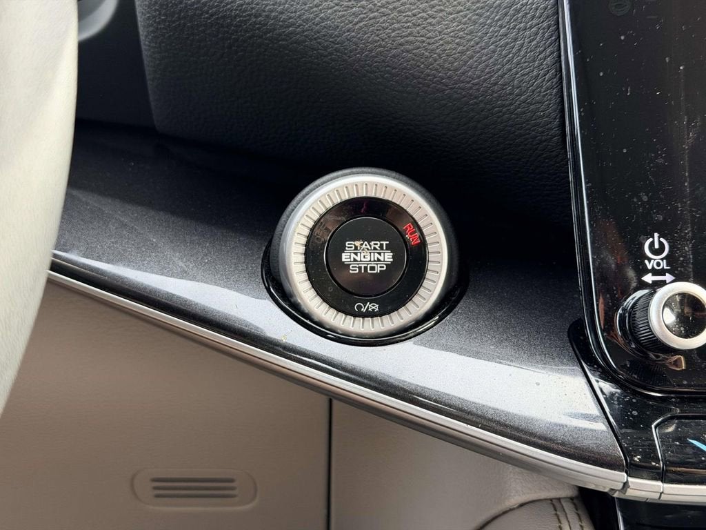 2024 Jeep Wagoneer L Base