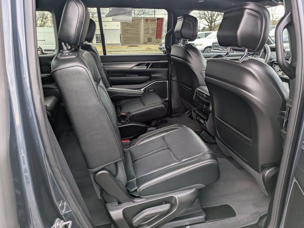 2025 Jeep Wagoneer Series II Overland