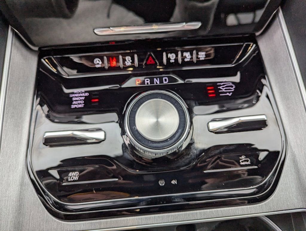 2025 Jeep Wagoneer Series II Overland