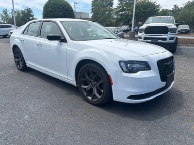 2023 Chrysler 300 Touring
