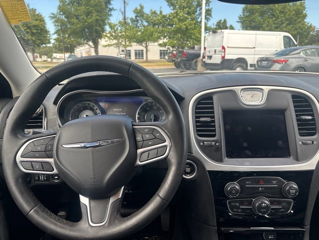 2023 Chrysler 300 Touring