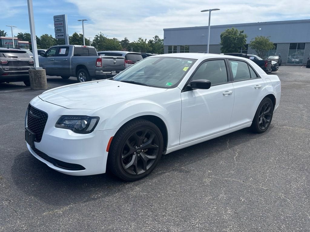 2023 Chrysler 300 Touring