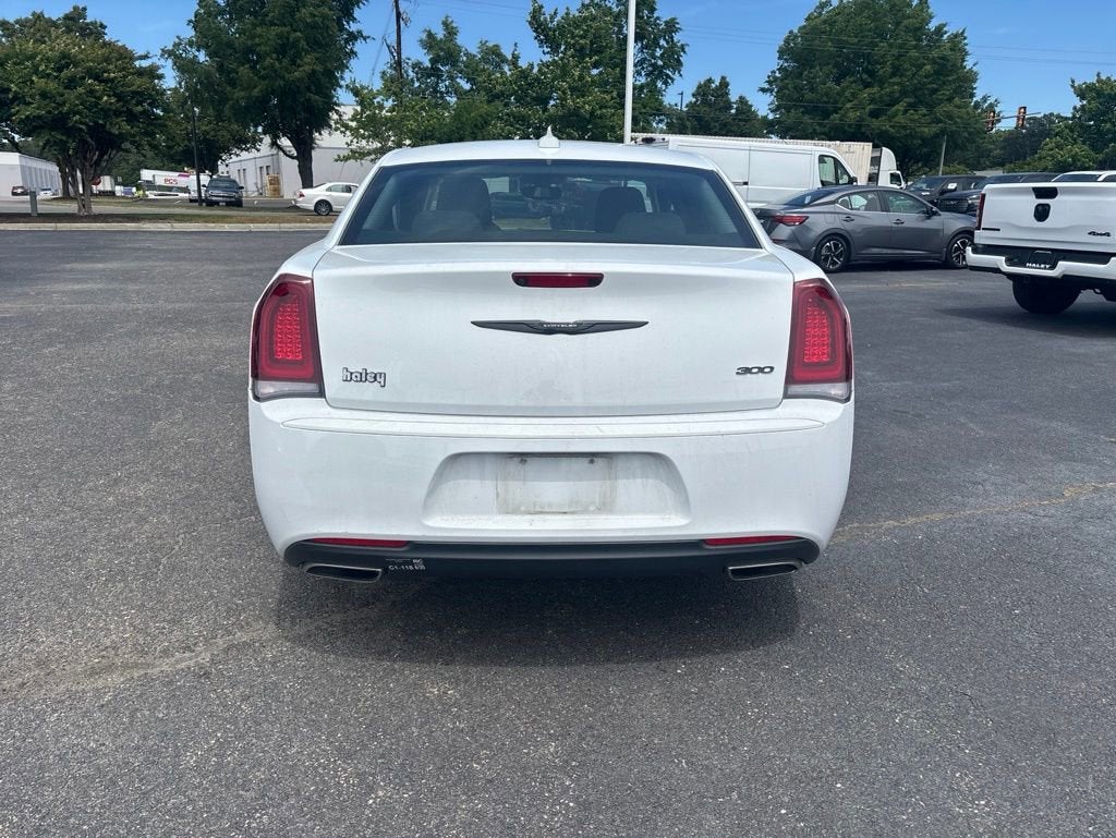 2023 Chrysler 300 Touring