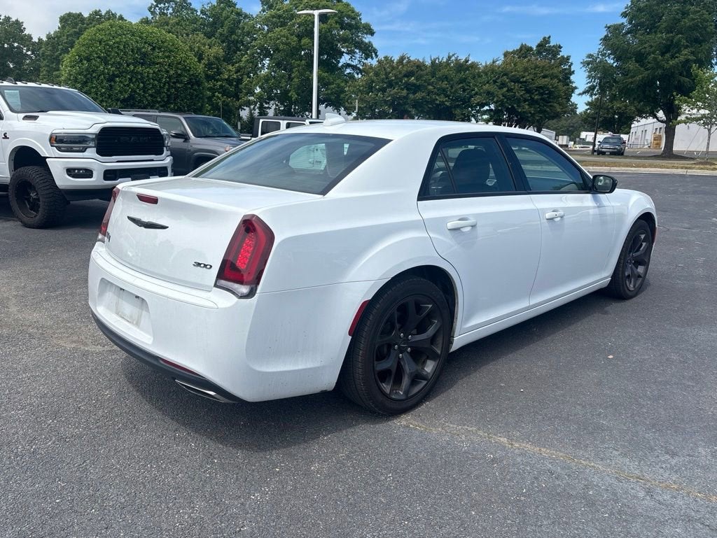 2023 Chrysler 300 Touring