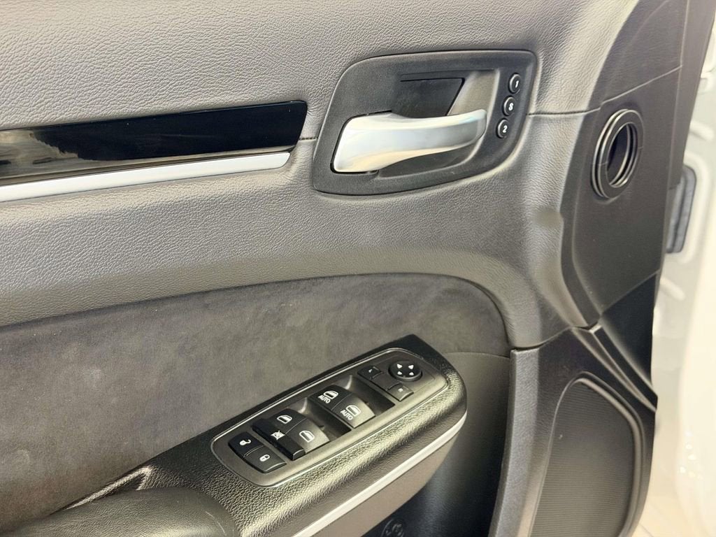 2023 Chrysler 300 300C