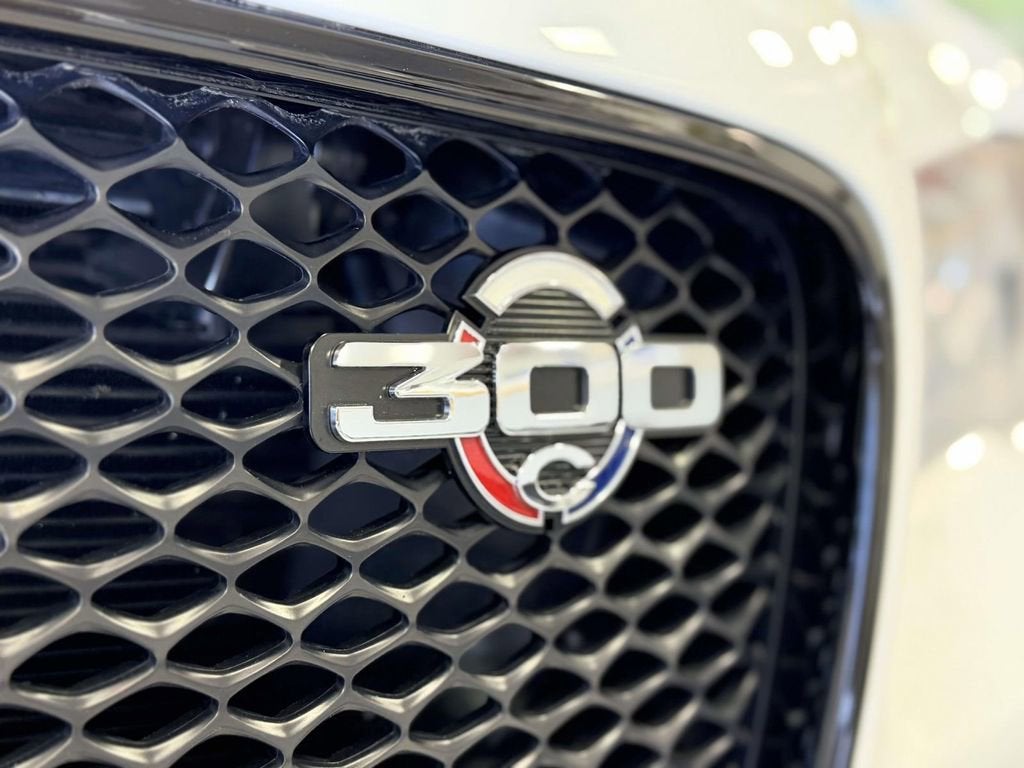 2023 Chrysler 300 300C
