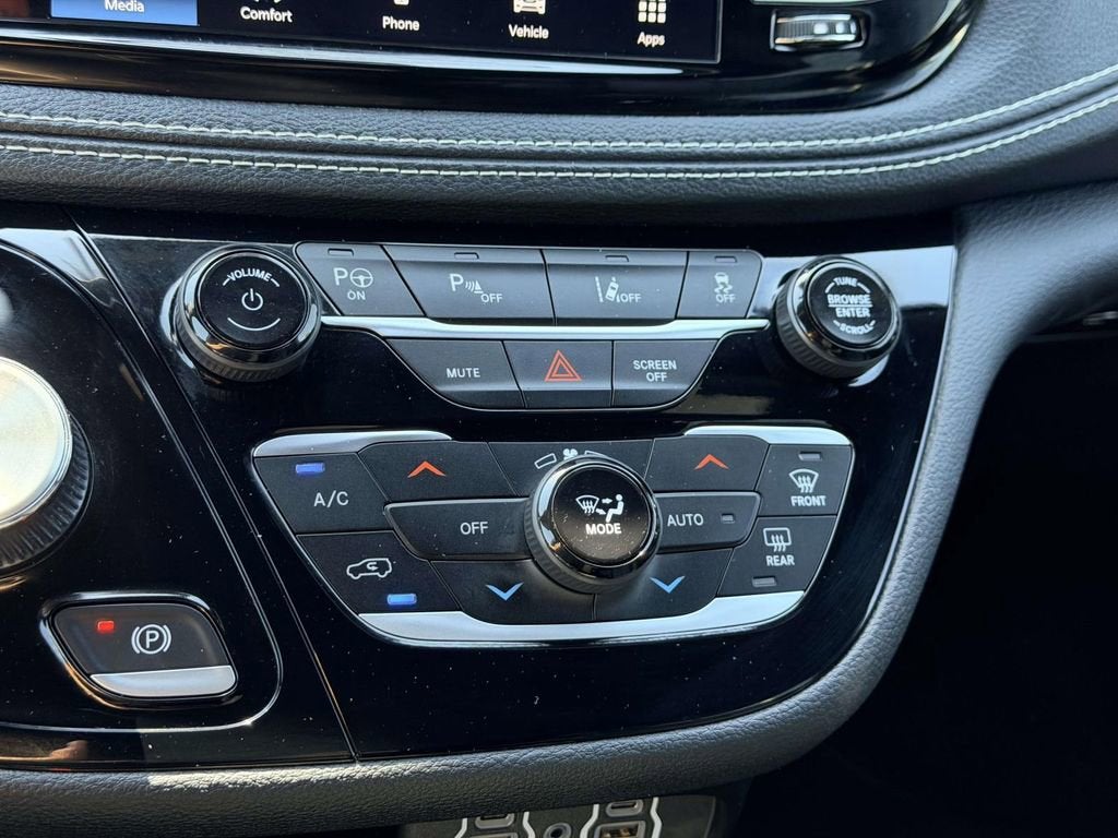 2023 Chrysler Pacifica Hybrid Touring L