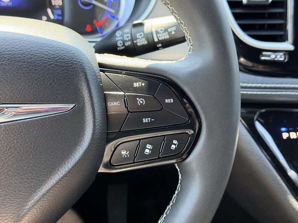 2023 Chrysler Pacifica Hybrid Touring L