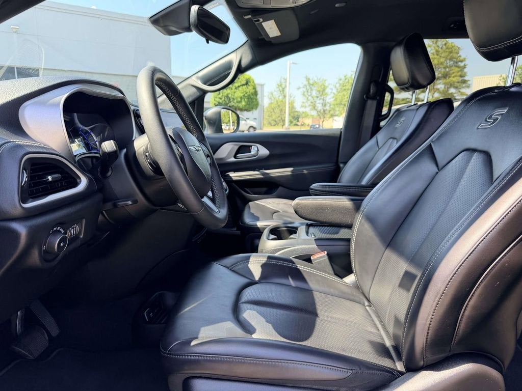 2023 Chrysler Pacifica Hybrid Touring L