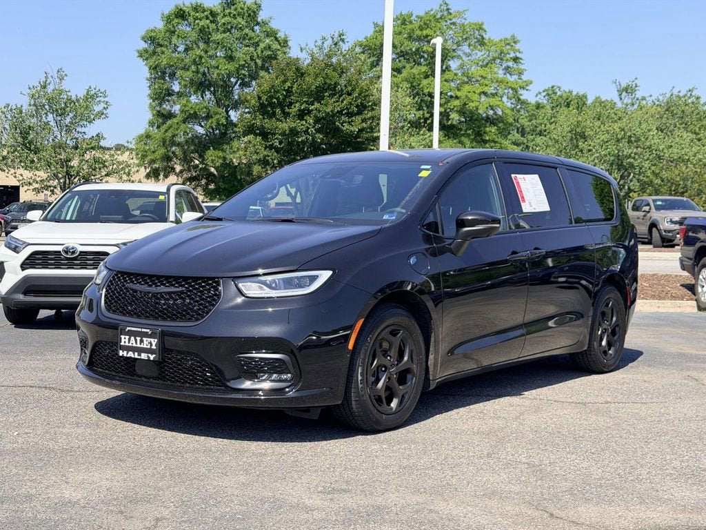 2023 Chrysler Pacifica Hybrid Touring L