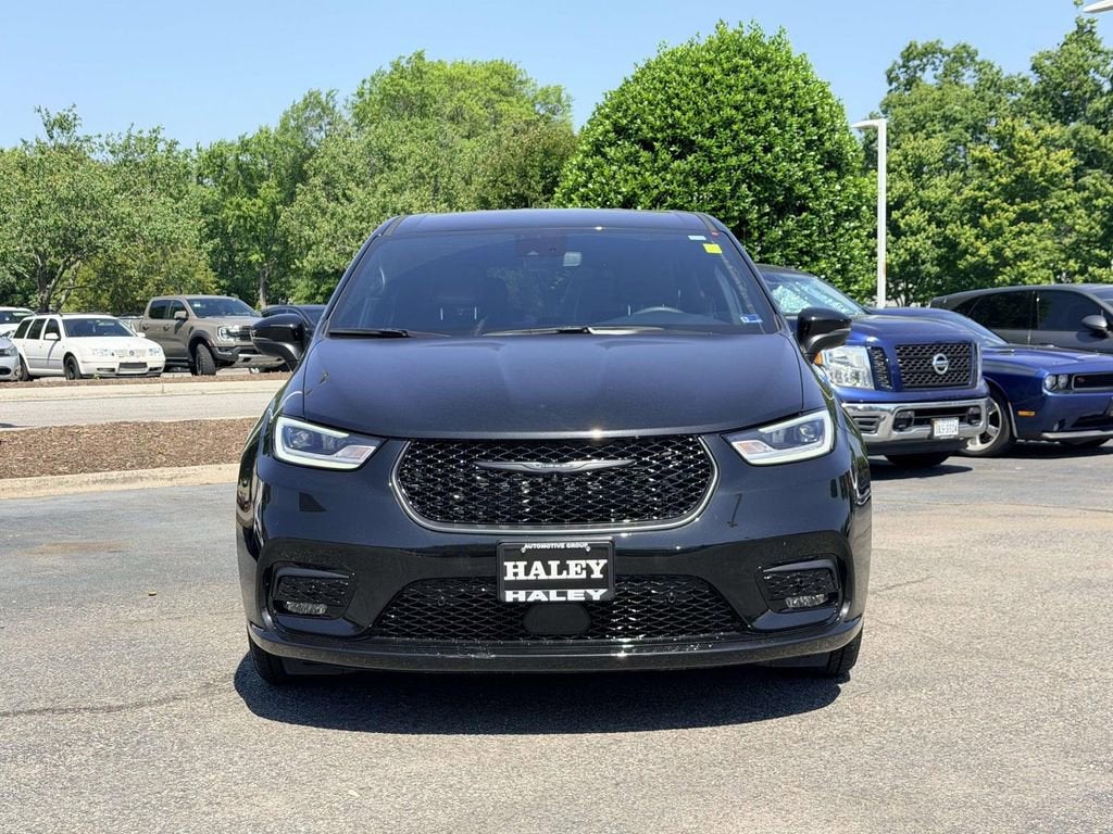 2023 Chrysler Pacifica Hybrid Touring L