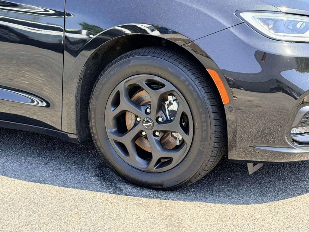 2023 Chrysler Pacifica Hybrid Touring L
