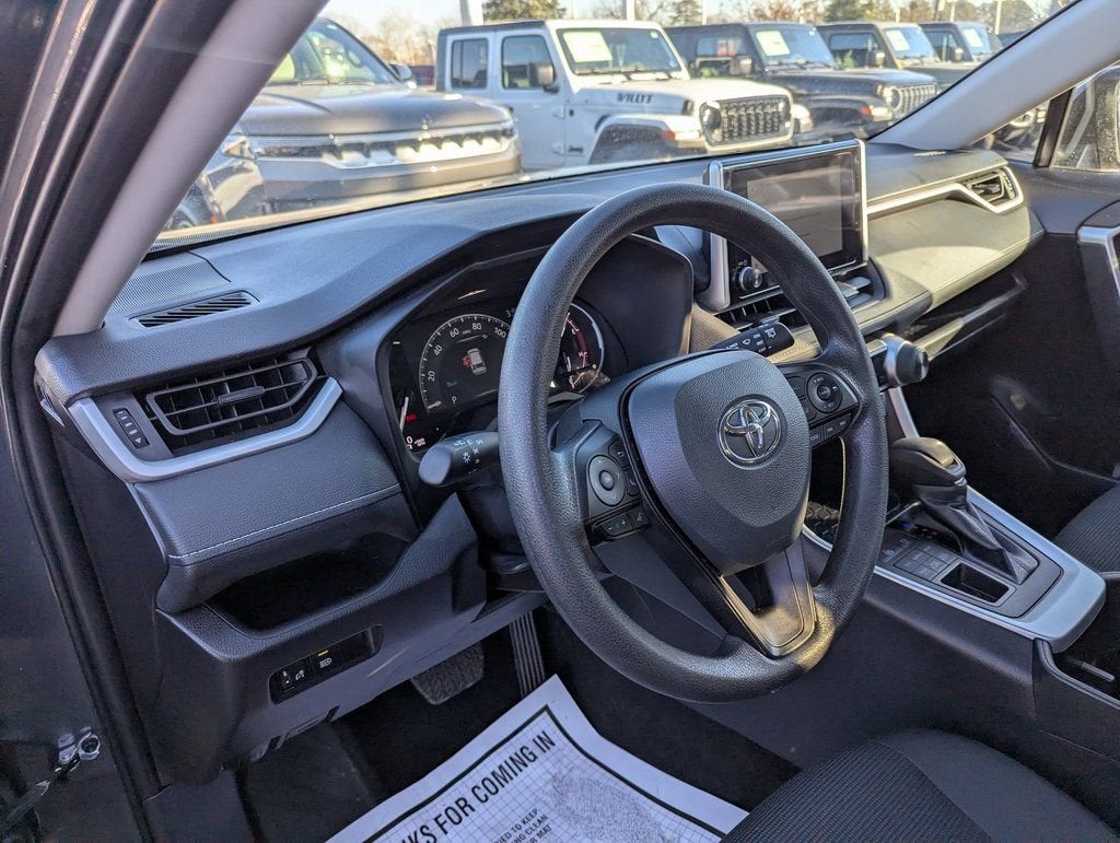 2025 Toyota RAV4 LE