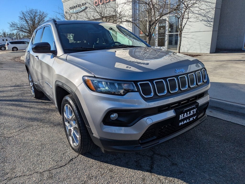 2022 Jeep Compass Latitude Lux
