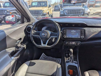 2023 Nissan Kicks SR