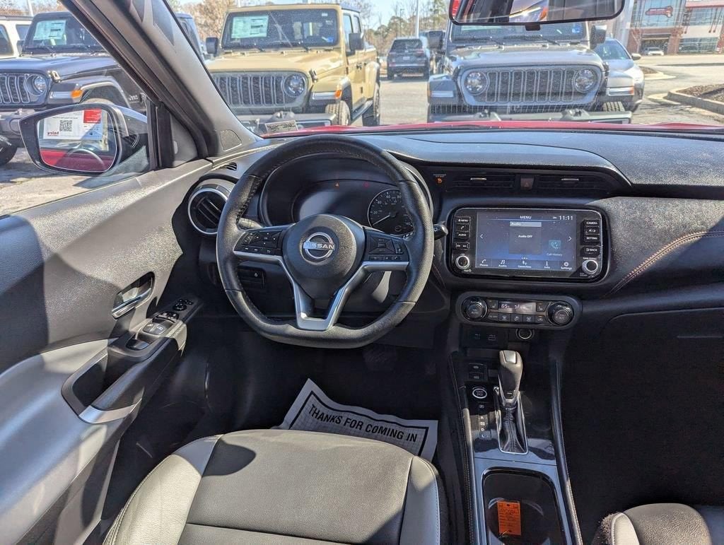 2023 Nissan Kicks SR