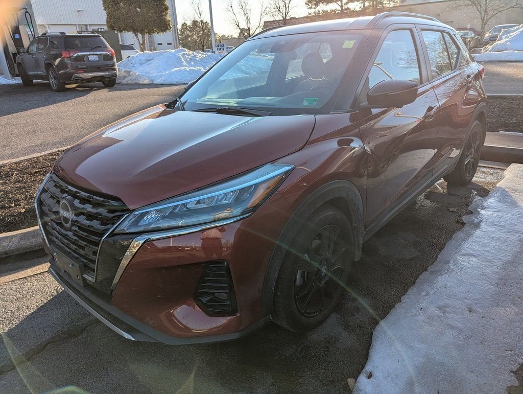 2023 Nissan Kicks SR