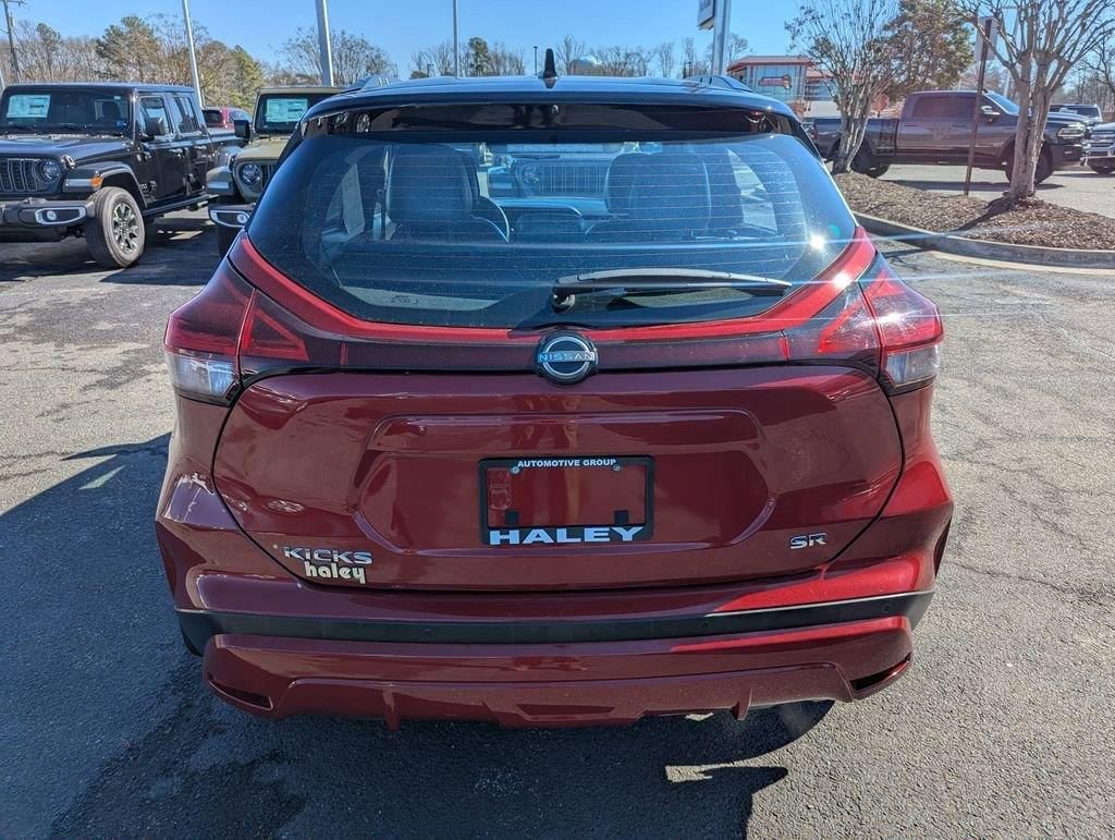 2023 Nissan Kicks SR