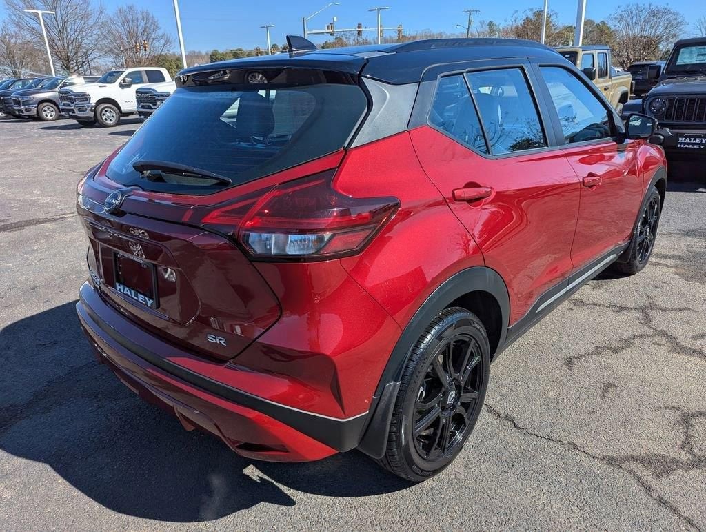 2023 Nissan Kicks SR