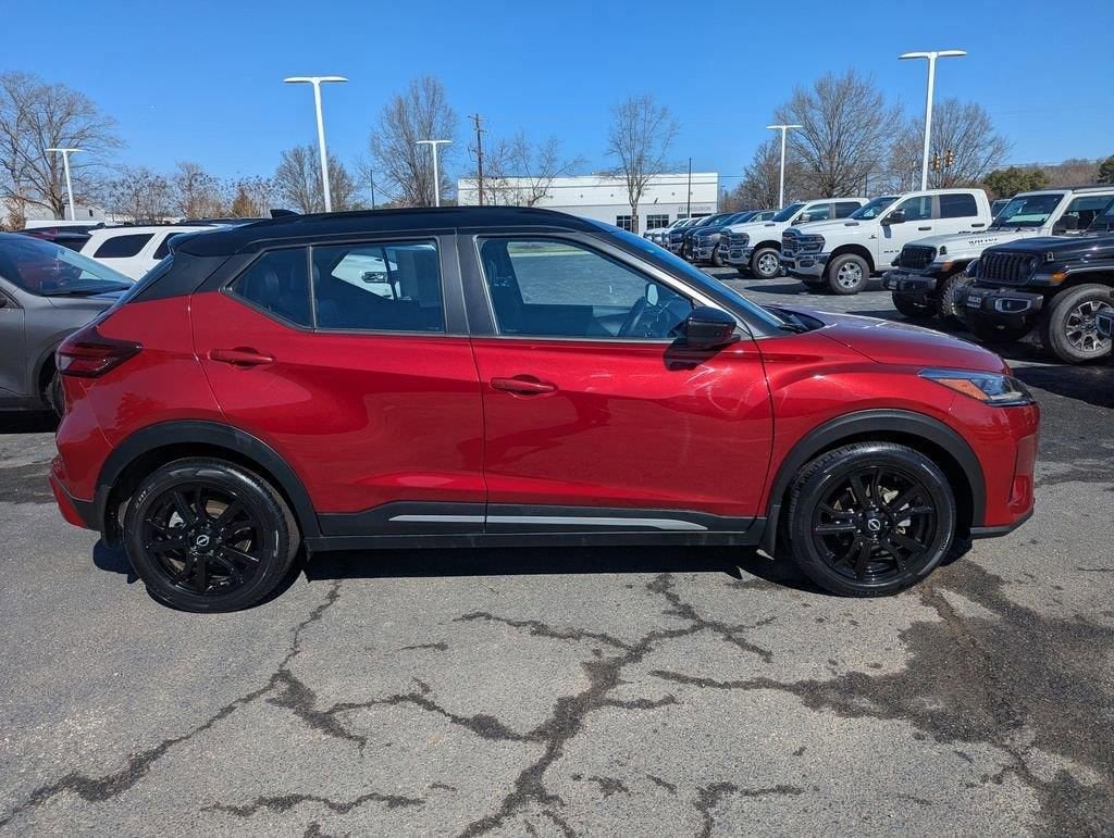 2023 Nissan Kicks SR