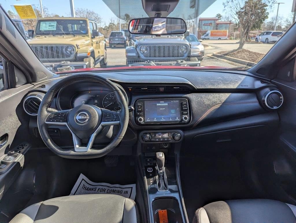 2023 Nissan Kicks SR