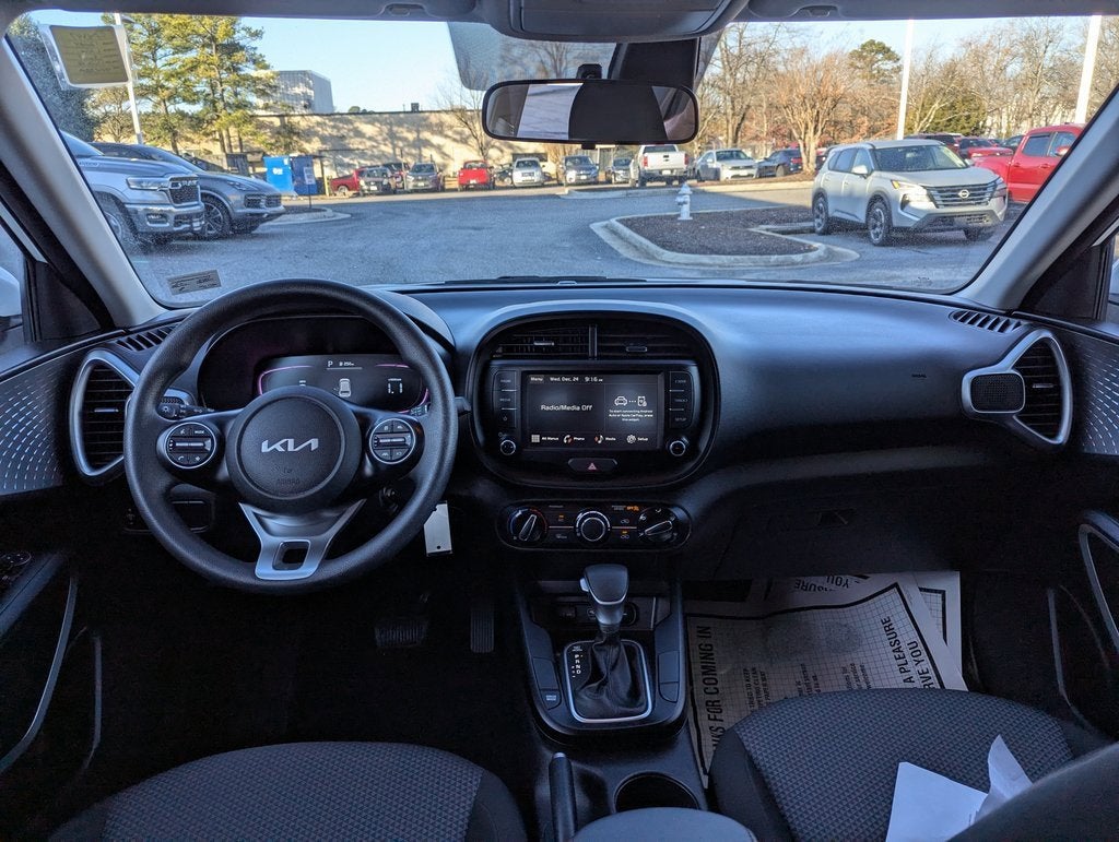 2024 Kia Soul LX